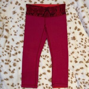 Women’s lululemon Reversible Wonder Under Crop size 6